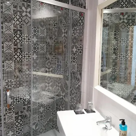 Cuéntame Evolución Auto Check In Casa de hóspedes 2*