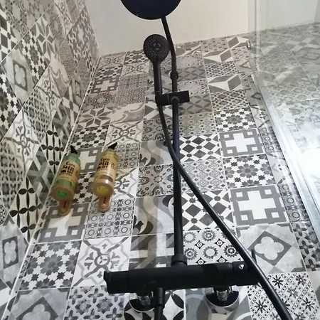 Cuéntame Evolución Auto Check In Casa de hóspedes